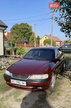 Седан Opel Vectra 1997 в Голобах