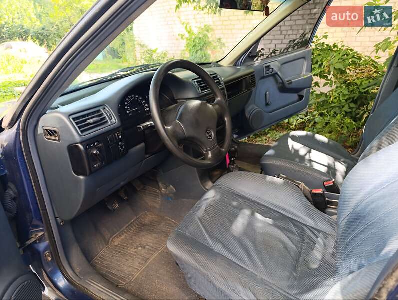 Седан Opel Vectra 1992 в Житомире