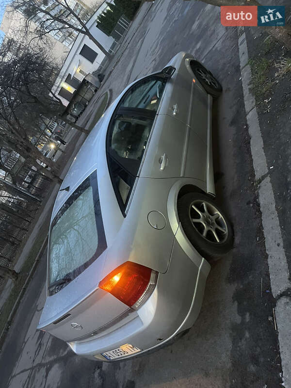 Лифтбек Opel Vectra 2002 в Киеве