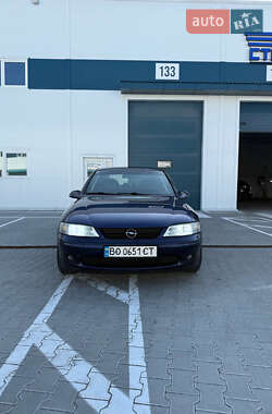 Седан Opel Vectra 1998 в Львове