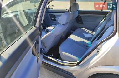 Универсал Opel Vectra 2004 в 
