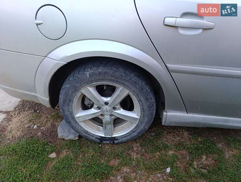 Ліфтбек Opel Vectra 2002 в Чернівцях фото 5 Ліфтбек Opel Vectra 2002 в Чернівцях