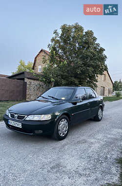 Седан Opel Vectra 1998 в Харькове