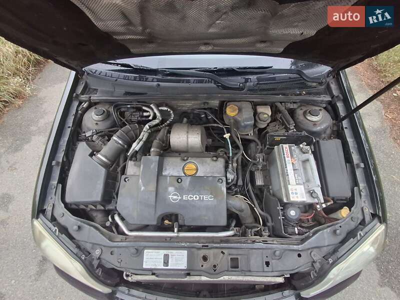 Седан Opel Vectra 2003 в Киеве