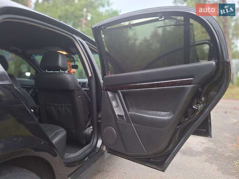 Седан Opel Vectra 2003 в Киеве