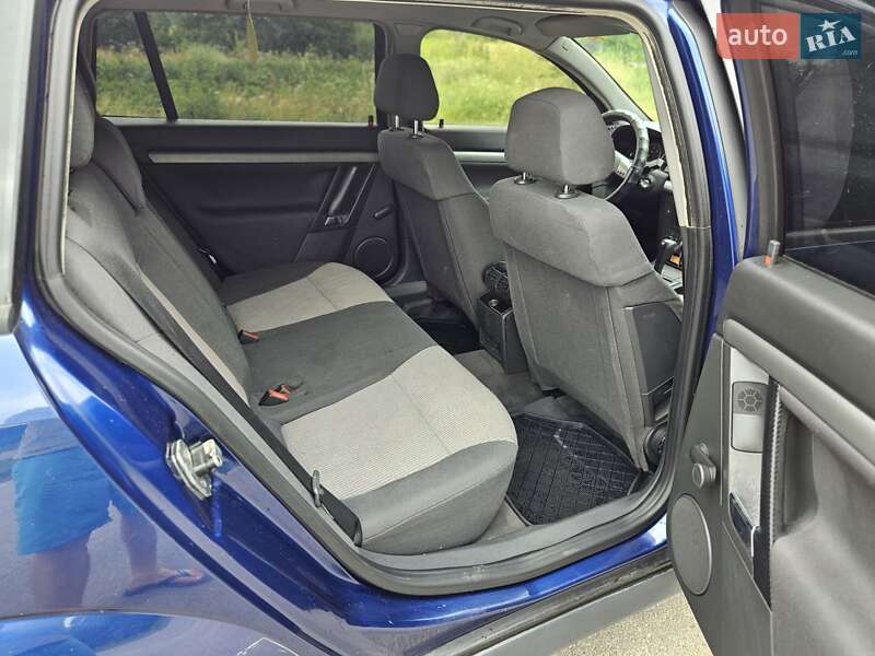 Универсал Opel Vectra 2003 в Обухове