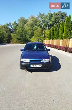 Седан Opel Vectra 1990 в Дніпрі