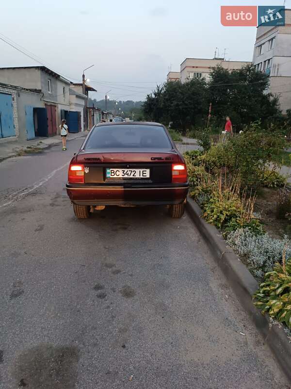 Седан Opel Vectra 1990 в Львове