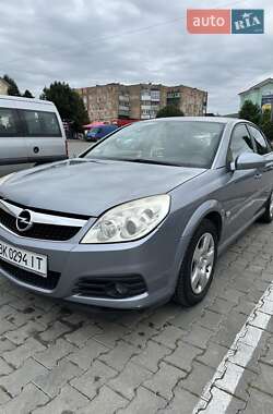 Ліфтбек Opel Vectra 2005 в Кореці