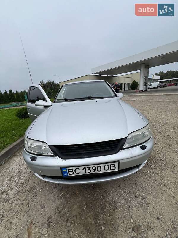 Седан Opel Vectra 2001 в Самборе