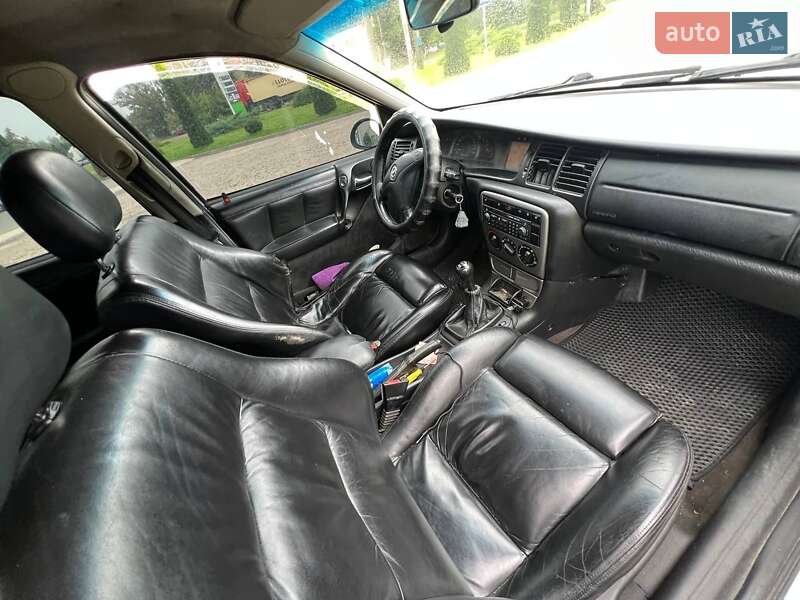 Седан Opel Vectra 2001 в Самборе