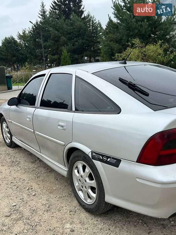 Седан Opel Vectra 2001 в Самборе