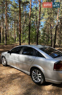 Лифтбек Opel Vectra 2003 в 