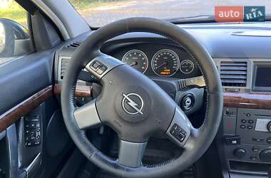 Седан Opel Vectra 2005 в 