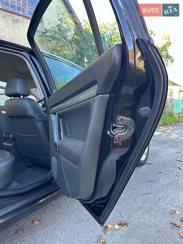 Седан Opel Vectra 2008 в Староконстантинове