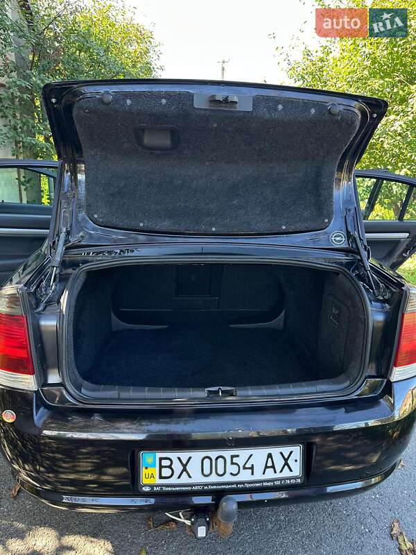 Седан Opel Vectra 2008 в Староконстантинове