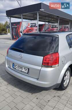 Ліфтбек Opel Vectra 2003 в Мостиській