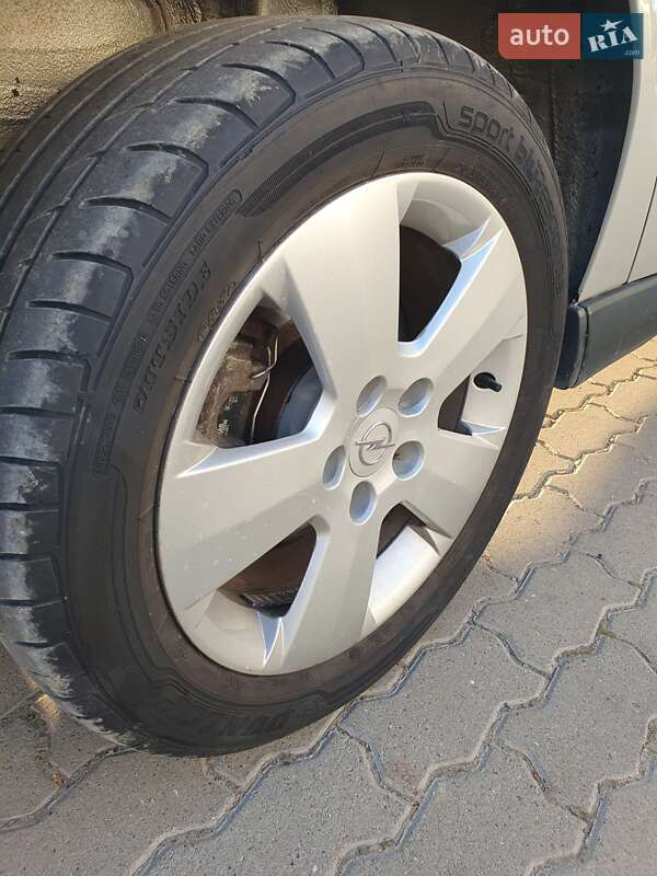 Седан Opel Vectra 2004 в Мукачево