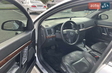 Седан Opel Vectra 2004 в 