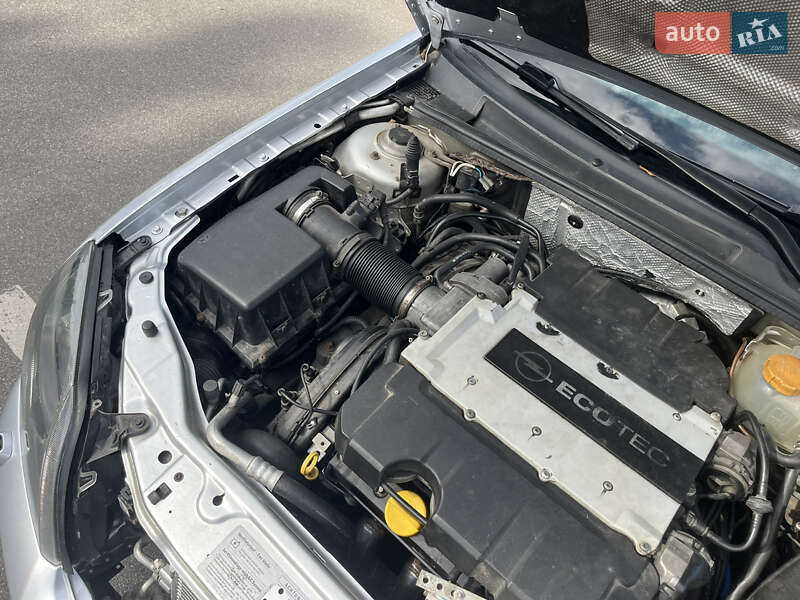 Седан Opel Vectra 2004 в Києві