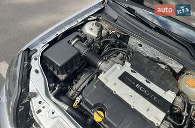 Седан Opel Vectra 2004 в 