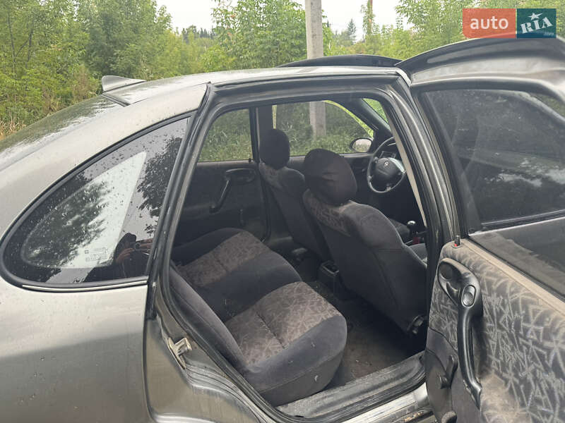 Седан Opel Vectra 1996 в Ровно