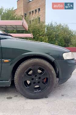 Лифтбек Opel Vectra 1999 в 