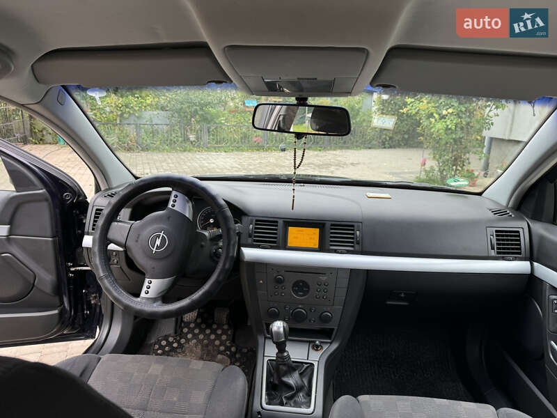 Ліфтбек Opel Vectra 2003 в Тернополі