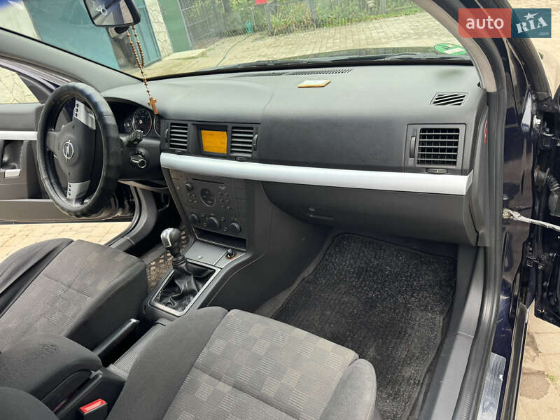 Ліфтбек Opel Vectra 2003 в Тернополі