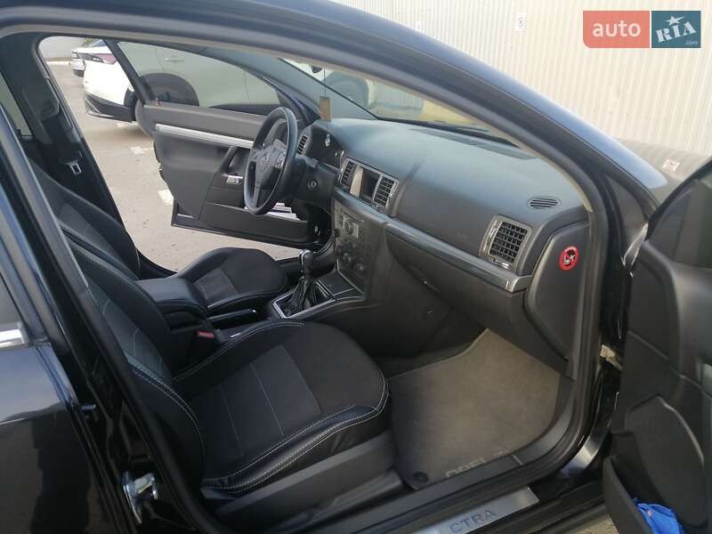 Седан Opel Vectra 2006 в Киеве