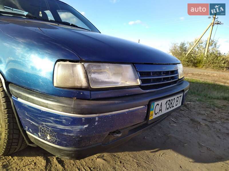 Седан Opel Vectra 1990 в Черкассах фото 7 Седан Opel Vectra 1990 в Черкассах