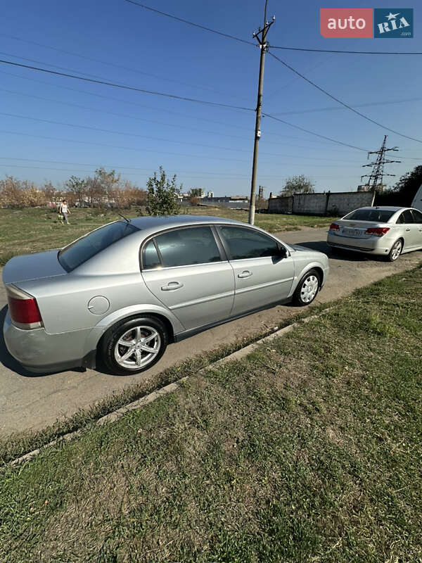 Седан Opel Vectra 2005 в Кривом Роге