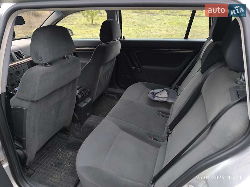 Універсал Opel Vectra 2004 в Черкасах