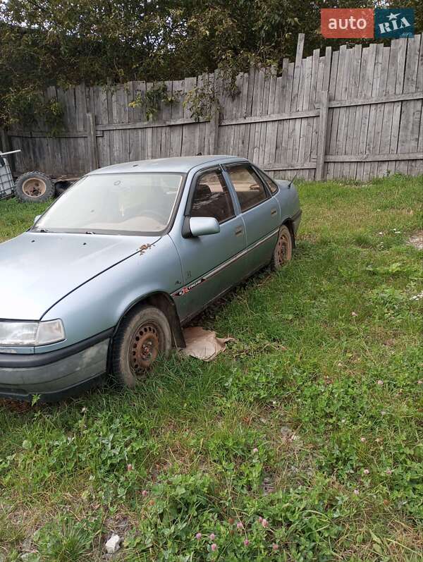Седан Opel Vectra 1988 в Борщеве