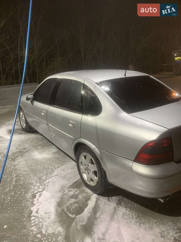 Седан Opel Vectra 1998 в Львове
