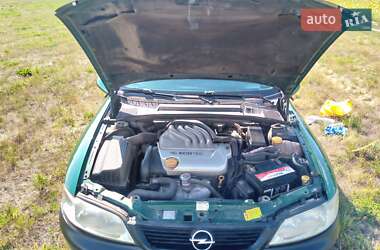 Седан Opel Vectra 1996 в 