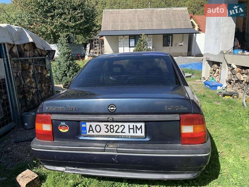 Седан Opel Vectra 1991 �� Ужгороде