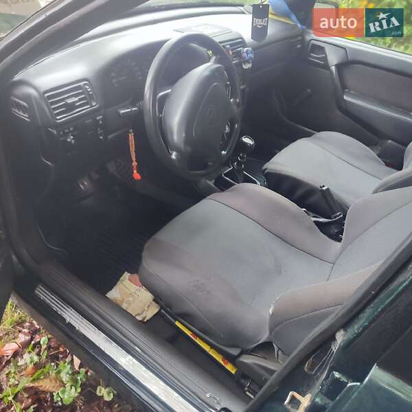 Седан Opel Vectra 1995 в Черновцах