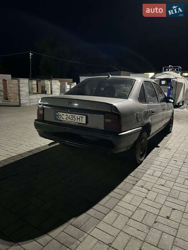 Седан Opel Vectra 1990 в Стрые