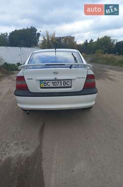 Лифтбек Opel Vectra 1996 в 
