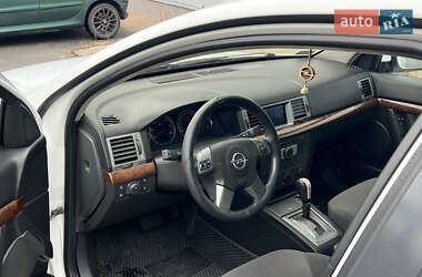Универсал Opel Vectra 2004 в 