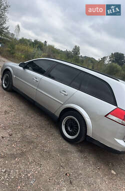 Универсал Opel Vectra 2004 в 