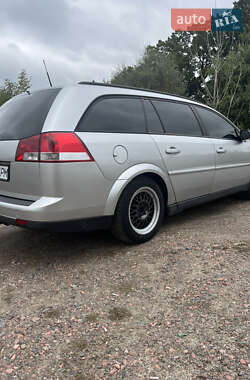 Универсал Opel Vectra 2004 в 