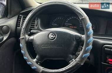 Лифтбек Opel Vectra 2000 в 