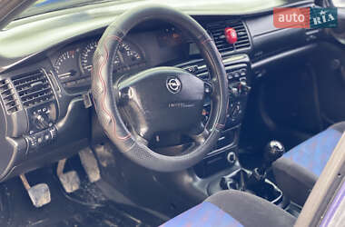 Лифтбек Opel Vectra 1997 в 