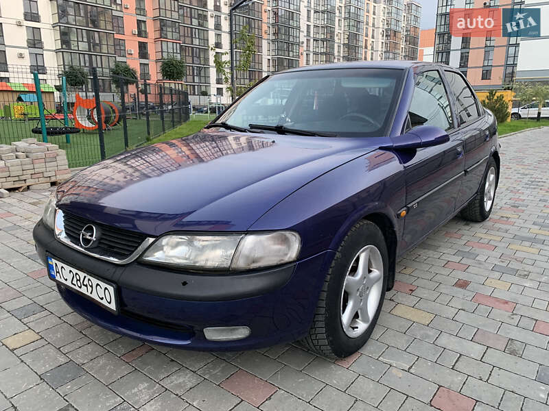 Седан Opel Vectra 1996 в 