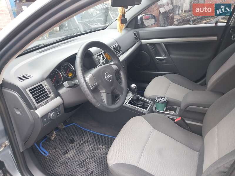 Универсал Opel Vectra 2004 в Луцке фото 5 Универсал Opel Vectra 2004 в Луцке