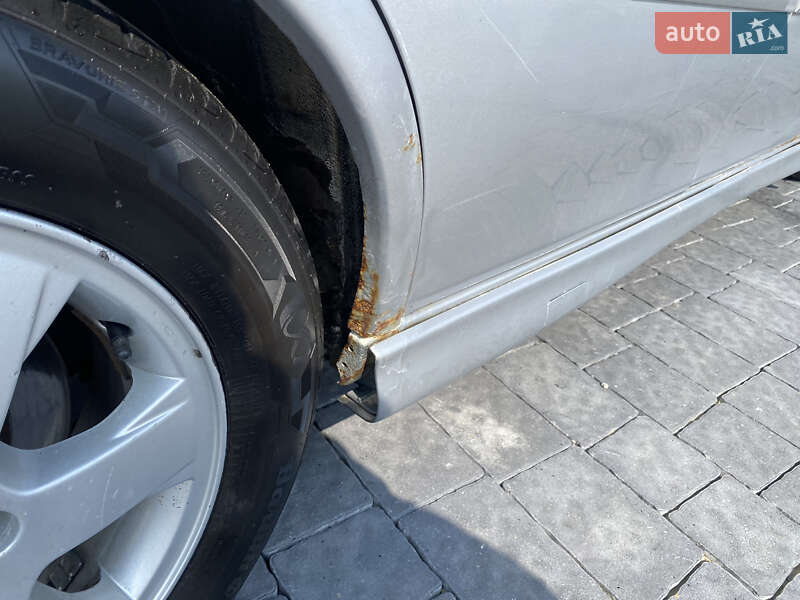 Лифтбек Opel Vectra 2001 в Львове