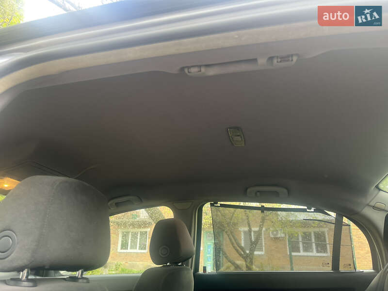 Седан Opel Vectra 2003 в Черняхові