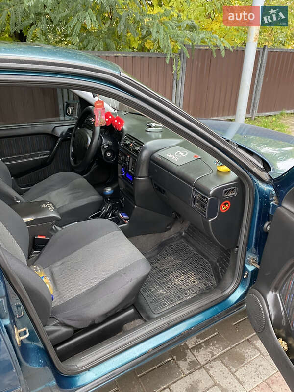 Седан Opel Vectra 1994 в Могилев-Подольске